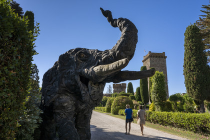 France, Alpes-Maritimes (06), Mandelieu-la-Napoule, chateau de La Napoule (XII-XIXe siècle), le Dumbo (2011) oeuvre de Serge Van de Put