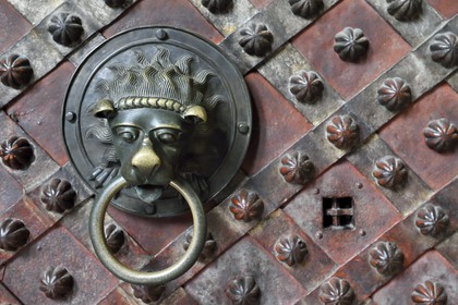 République Tchèque, Prague, centre historique classé Patrimoine Mondial de l'UNESCO, quartier de Hradcany, la cathédrale Saint-Guy à l'intérieur du chateau Royal, porte de la chapelle de Saint Venceslas