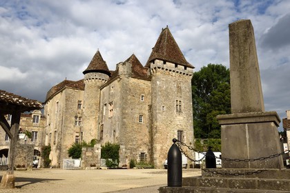 France, Dordogne (24), Périgord Vert, Saint-Jean-de-Côle, labellisé Les Plus Beaux Villages de France, Chateau de la Marthonye ou de la Marthonie