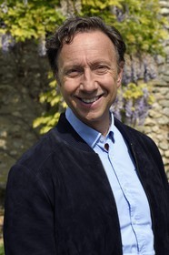 France, Yvelines (78), Montchauvet, tournage pour la télévision du Village Préféré des Français avec Stéphane Bern