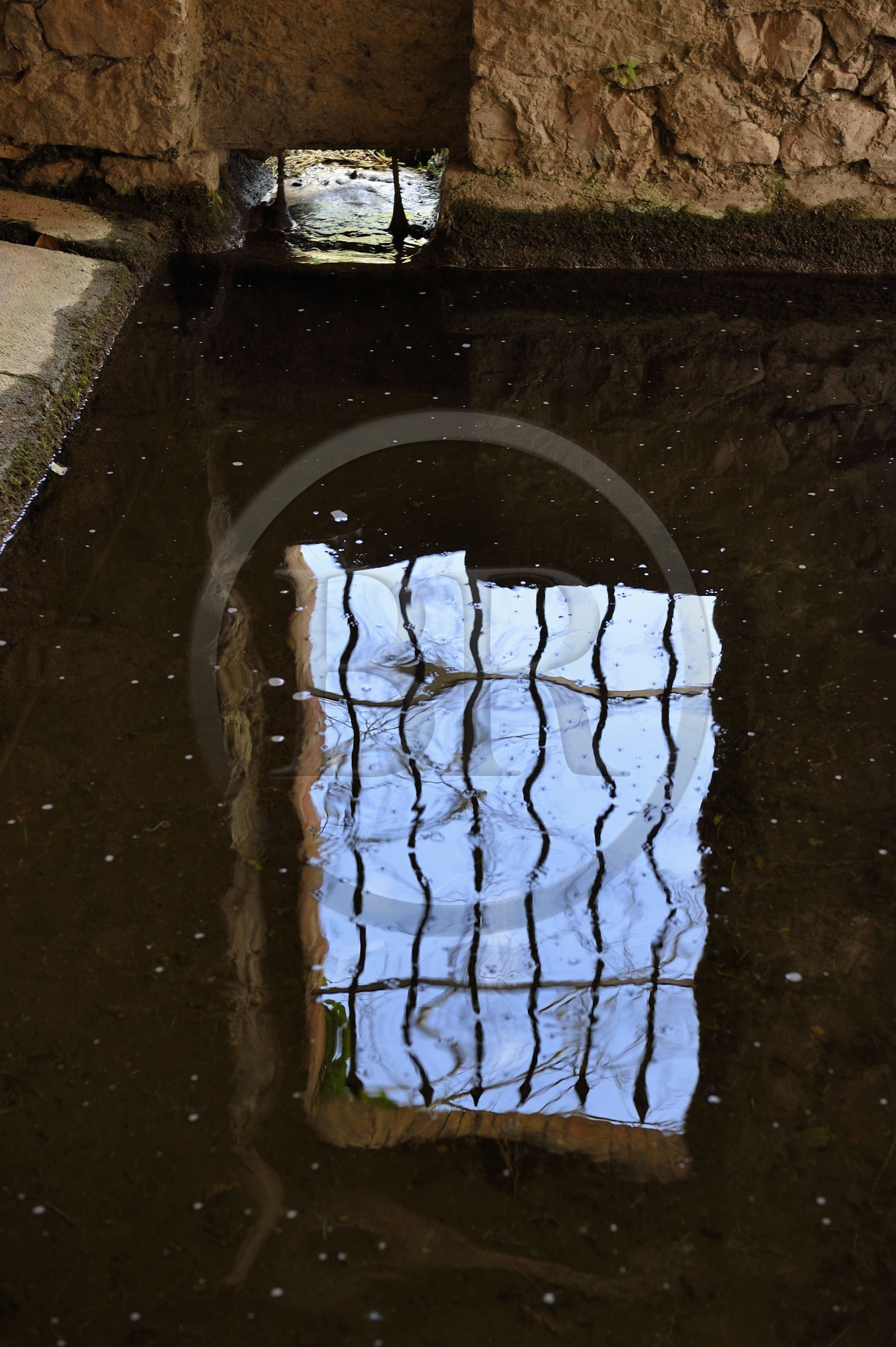 France, Var (83), Dracénie, Ampus, lavoir de l'aqueduc du Claret