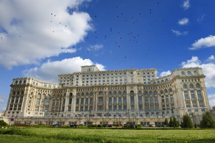 Roumanie, Bucarest, ancien Palais de Ceausescu devenu Palais du Parlement