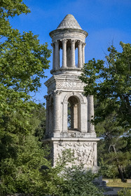 France, Bouches-du-Rhône (13), Parc Naturel Régional des Alpilles, Saint-Rémy-de-Provence, les Antiques de Glanum, cénotaphe gallo-romain érigé entre -30 et -20 av J.-C. élevé à la mémoire d'un homme de la famille des Julii