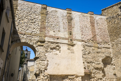 France, Vaucluse (84), Orange, vestiges du mur du Forum romain appelé le mur Pontillac et visible dans la rue du même nom