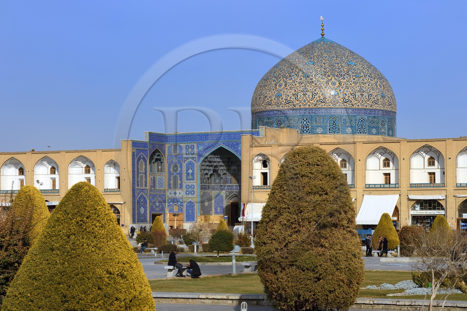 Iran, province d'Ispahan, Ispahan, place naghsh-i jahan aussi connue sous le nom de place Imam Khomeiny, classé Patrimoine Mondial de l'UNESCO, la mosquée du Cheikh Lotfallah (Lotfollah) Iran, province d'Ispahan, Ispahan, place naghsh-i jahan aussi connue sous le nom de place Imam Khomeiny, classé Patrimoine Mondial de l'UNESCO, la mosquée du Cheikh Lotfallah (Lotfollah)