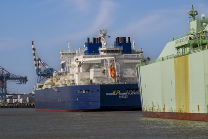 France, Loire Atlantique, Estuaire de la Loire, Saint Nazaire, LNG tanker at dock in Grand port maritime de Nantes-Saint-Nazaire of  Montoir-de-Bretagne LNG terminal