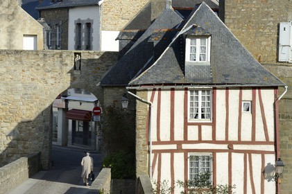 France, Morbihan, Gulf of Morbihan (Golfe du Morbihan), Vannes, the postern gate (porte Poterne) on the ramparts