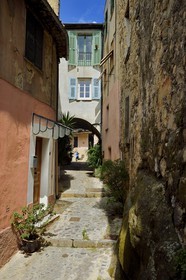 France, Alpes-Maritimes, Coaraze, labelled Les Plus Beaux Villages de France (The Most Beautiful Villages of France), small street and pontis (covered passage)