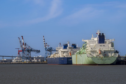 France, Loire Atlantique, Estuaire de la Loire, Saint Nazaire, LNG tanker at dock in Grand port maritime de Nantes-Saint-Nazaire of  Montoir-de-Bretagne LNG terminal
