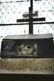 France, Cotes-d'Armor, Plouha, Kermaria an Iskuit chapel, reliquary containing the skull lord Lezobré (The Aubrays)