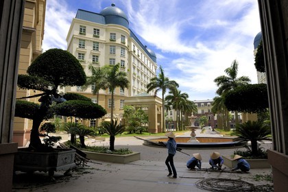 Vietnam, Hanoï, Cau Giay district, new luxury buildings The Manor