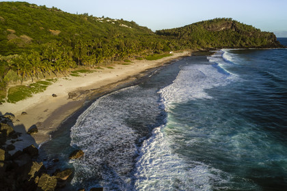 France, Ile de la Reunion, la côte à Petite-Ile et la plage de grand-Anse au pied de piton Grande-Anse (vue aérienne)