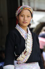 Vietnam, province de Lao Cai, région Nord-Ouest de Sapa, le marché multi-éthnique de Muong Hum, femme de la minorité des Dzao rouge