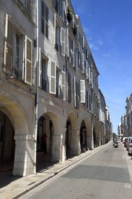 France, Charente-Maritime (17), La Rochelle, les arcades de la rue du Minage