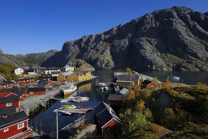 Norvège, Nordland, Iles Lofoten, Ile de Flakstadoy, le port du village restauré de Nussfjord