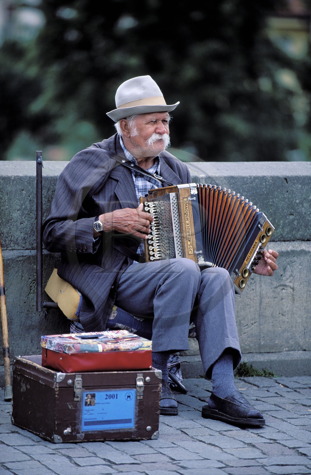 République Tchèque, Prague, joueur d'accordéon sur le Pont Charles