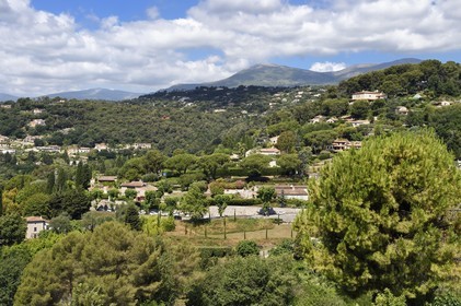France, Alpes-Maritimes, Saint Paul de Vence, surrounding hills