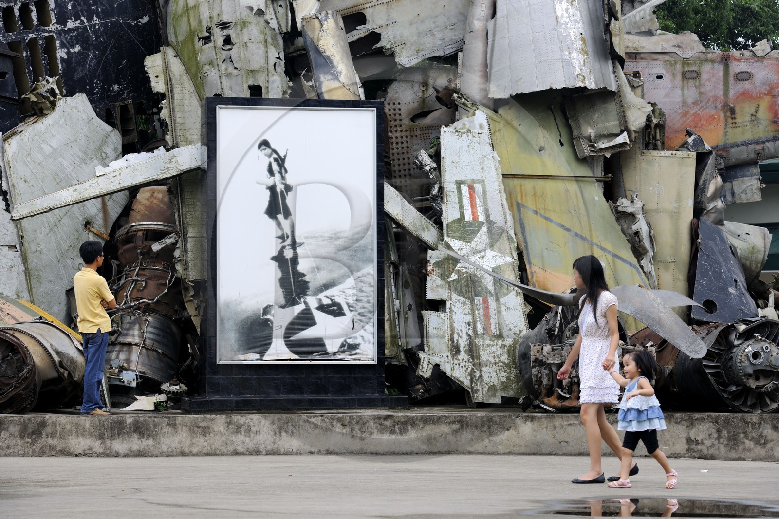Vietnam, Hanoï, le musée de l'armée, compilation de l'épave d'un B-52 abattu au dessus de Hanoï