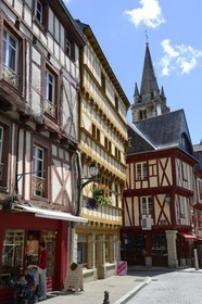 France, Morbihan, Gulf of Morbihan (Golfe du Morbihan), Vannes, half-timbered houses rue Emile Burgault leading to place Henri IV