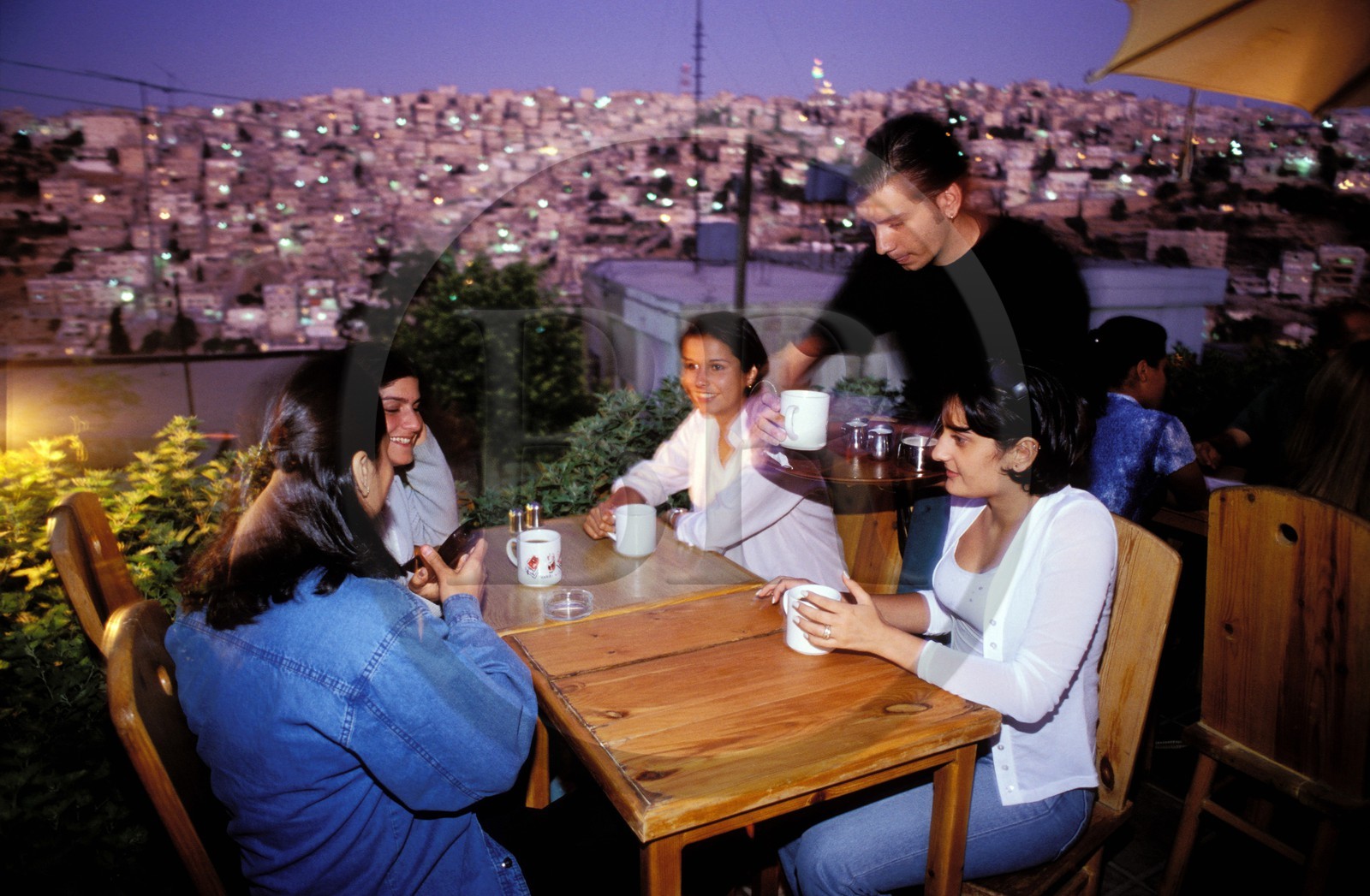 Jordanie, Amman, ìBooks@Café, (café internet à la mode fréquenté par les jeunes)