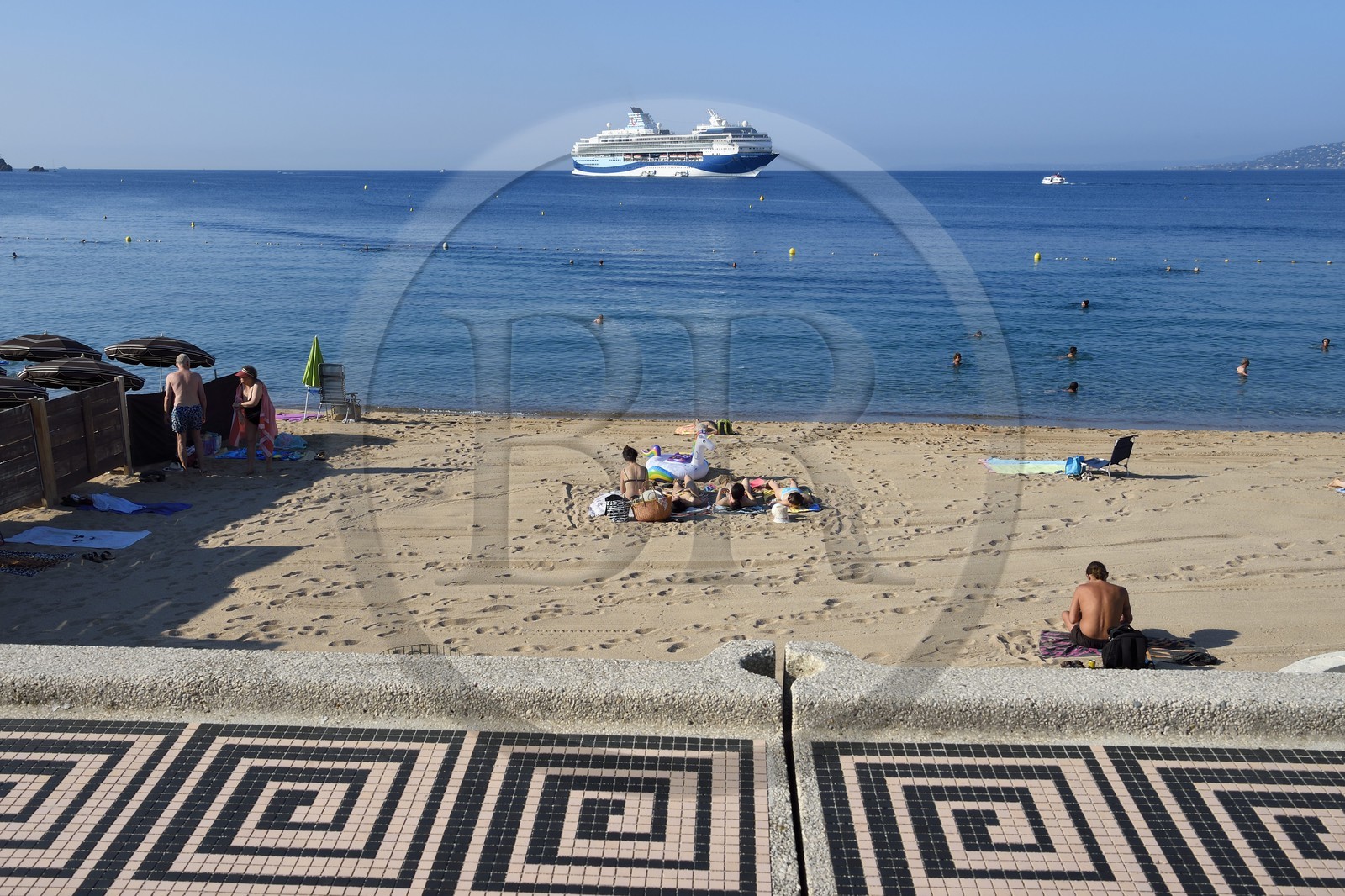 France, Var (83), Saint-Raphaël, Promenade René Coty, Plage Veillat