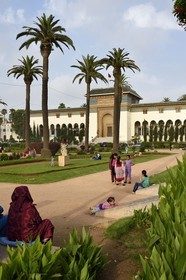 Maroc, Casablanca, le Palais de Justice place Mohammed V construit entre 1920 et 1923 par l'architecte Joseph Marrast qui a aussi dessiné la place