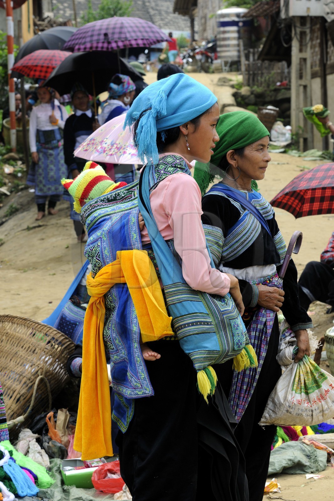 Vietnam, province de Lao Cai, région Nord-Ouest de Sapa, le marché multi-éthnique de Muong Hum