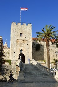 Croatie, Dalmatie, cote dalmate, Ile de Korcula, ville de Korcula, la tour Revelin ou porte méridionale à l'entrée de la vieille ville