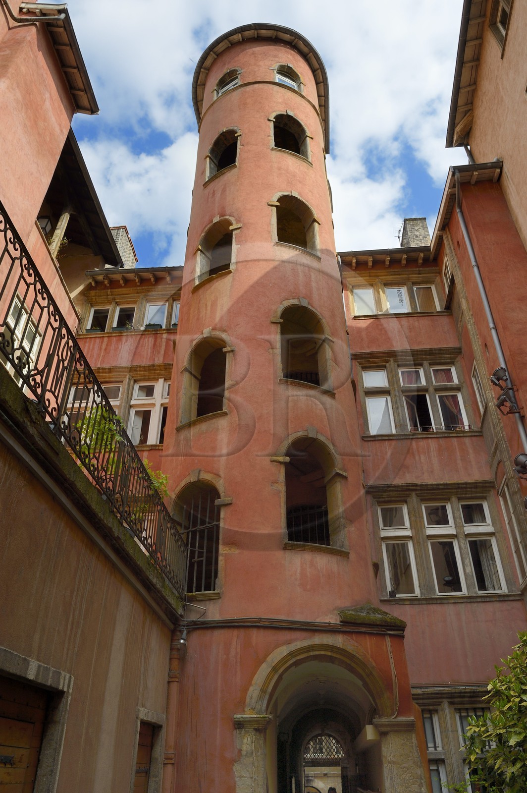 France, Rhône (69), Lyon, site historique classé Patrimoine Mondial de l'UNESCO, Vieux Lyon, Maison du Crible aussi appelée Tour Rose, 16 rue du Bœuf