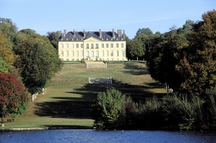 France, Val-d'Oise (95), parc naturel régional du Vexin français, domaine de Villarceaux, le château Louis 15 (dit d'en haut)