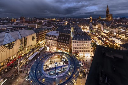 France, Bas Rhin, Strasbourg, old town listed as World Heritage by UNESCO, the Place de l'Homme de Fer in the foreground, the big Christmas tree on the place Kleber and the cathedral
