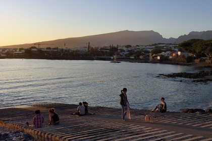 France, Ile de la Reunion, ville de Saint-Pierre, extrémité sud du lagon de Saint Pierre au lieu dit Terre Sainte, la ville en arrière plan