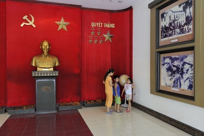 Vietnam, Hanoï, le musée de l'armée, buste de Ho Chi Minh