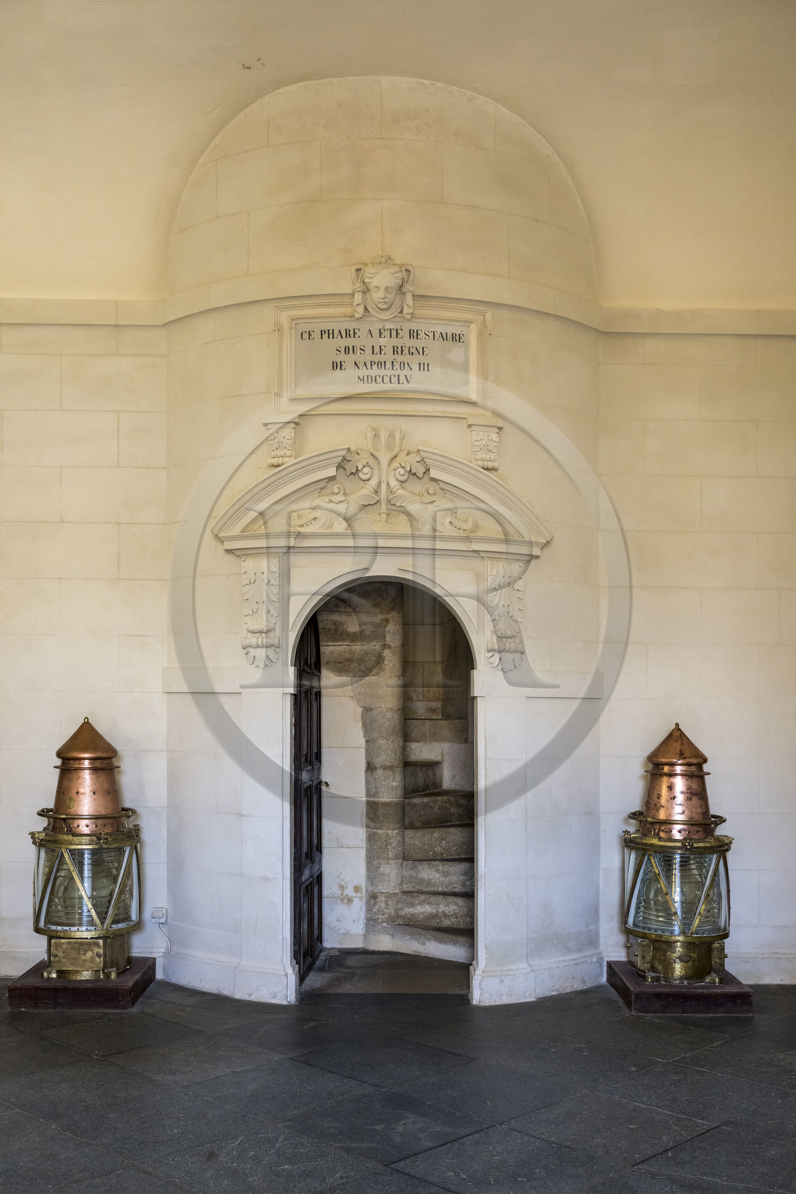 France, Gironde (33), le Verdon-sur-Mer, phare de Cordouan, classé Patrimoine Mondial de l'UNESCO, le vestibule (rez-de-chaussée)