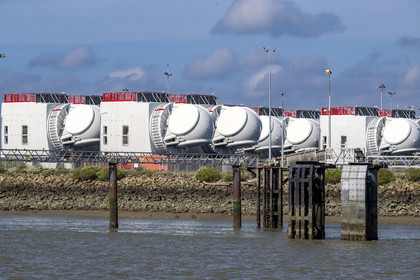 France, Loire Atlantique, Estuaire de la Loire, Saint Nazaire, Grand port maritime de Nantes-Saint-Nazaire, wind turbine rotors