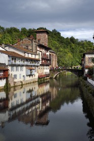 France, Pyrenees Atlantiques, Basque Country, Saint Jean Pied de Port, the Pont Vieux over the Nive of Beherobie river and Notre Dame du Bout du Pont church