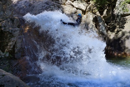 France, Corse-du-Sud (2A), Alta Rocca, Bavella, canyoning dans le torrent de Polischellu