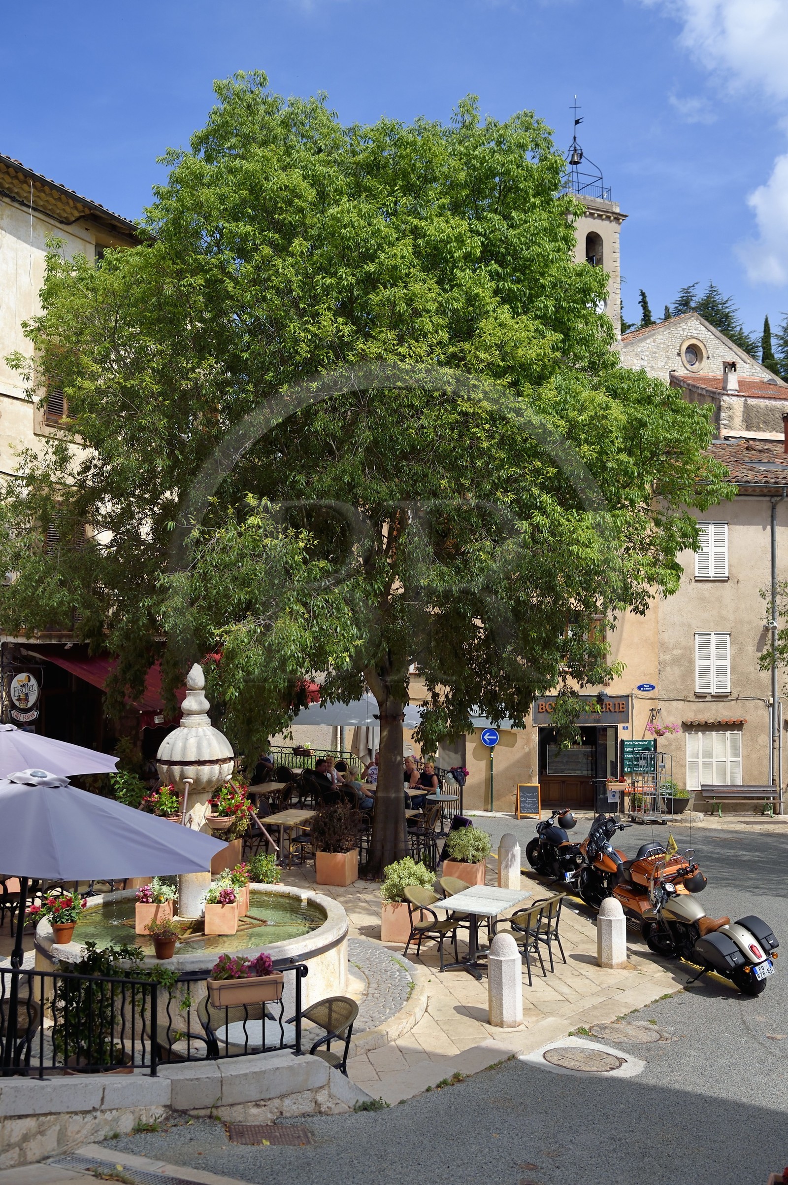 France, Var (83), Dracénie, Ampus, place de la Mairie