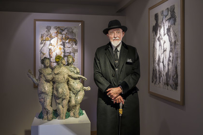 France, Paris, Musée Maillol art museum, German painter and sculptor Markus Lüpertz during his exhibition in dialogue with the work of Aristide Maillol, The 3 Graces (3 Grazien) 2000, painted bronze