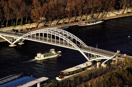 France, Paris (75), les rives de la Seine, classées Patrimoine Mondial de l'UNESCO, passerelle Debilly