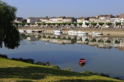 France, Saône et Loire (71), Tournus, les bords de Saône