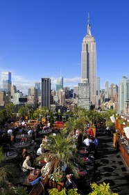 United States, New York, Manhattan, Midtown, the 230 terrace cafe on 5th Avenue and the Empire State Building