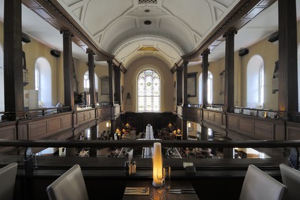 Irlande, Dublin, John M Keating Bar restaurant dans l'ancienne église St.Mary's church