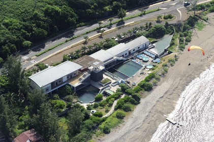 France, île de la Réunion, côte ouest, Saint-Leu, l'observatoire des tortues marines Kélonia (vue aérienne)