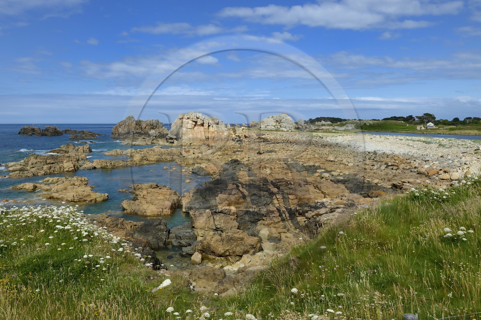 France, Côtes-d'Armor (22), Côte d'Ajoncs, Plougrescant, Anse de Pors Scaff, site du Gouffre