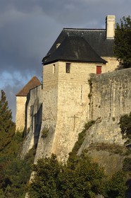 France, Calvados (14), Caen, le château ducal de Guillaume le Conquerant, les remparts rue de la Geôle