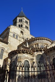 France, Puy-de-Dôme (63), Clermont-Ferrand, basilique Notre-Dame-du-Port de style roman auvergnat, classée Patrimoine Mondial de l'UNESCO au titre des Chemins de Saint-Jacques-de-Compostelle en France