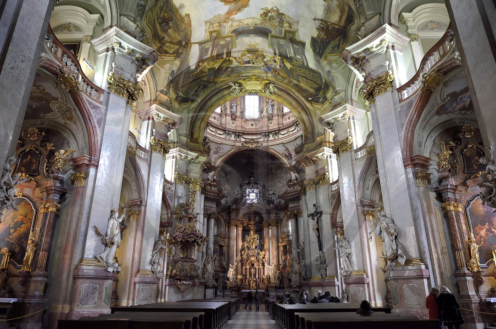 République Tchèque, Prague, centre historique classé Patrimoine Mondial de l'UNESCO, quartier de Mala Strana, l'église baroque Saint Nicolas (Sv. Mikulase)
