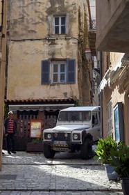 France, Corse du Sud, Bonifacio, Upper Town, the narrow street Simon Varsi