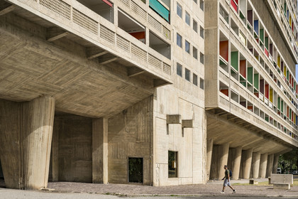 France, Bouches-du-Rhône (13), Marseille, oeuvre architecturale de Le Corbusier, classée Patrimoine Mondial de l'UNESCO, la Cité Radieuse par l'architecte Le Corbusier bordant le boulevard Michelet